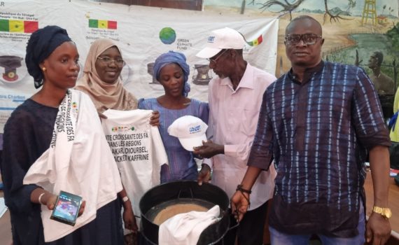 Remise de bonus de performance aux LMEs de Diourbel par l'Ong Concept